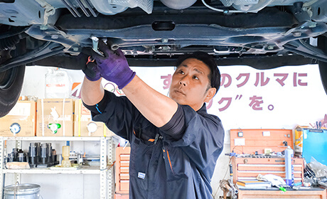 車検をしている様子の写真